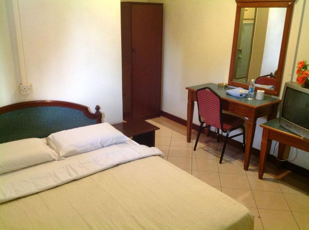 Hotel Morning Glory Kudat Habitación foto